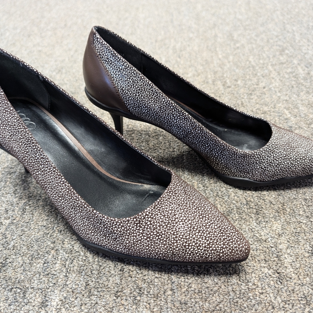 LOGO‎ by Lori Goldstein Pointed Toe Kitten Heels BLAIR BROWN